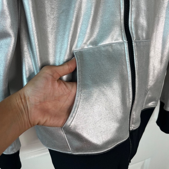 Material Girl Silver Metallic Zip Hoodie Size M – Shiny Activewear Jacket - Picture 5 of 11